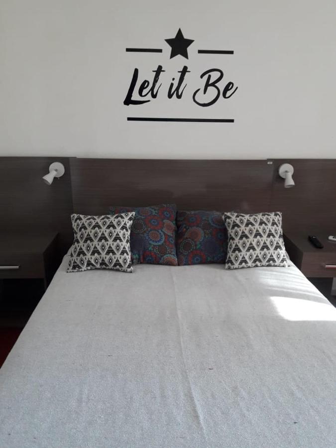 D'Charruas Hostel Concordia Extérieur photo